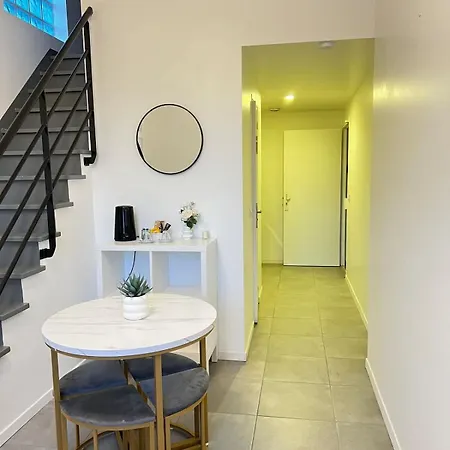Centre 15 Chateau Et Gare 102 שנטילי