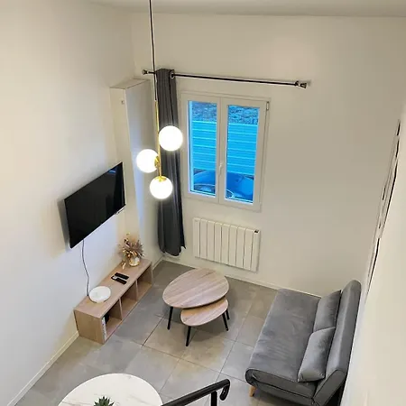 Centre 15 Chateau Et Gare 102 שנטילי
